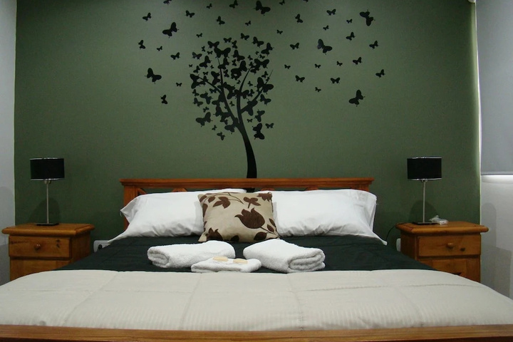 Room 6 of 20