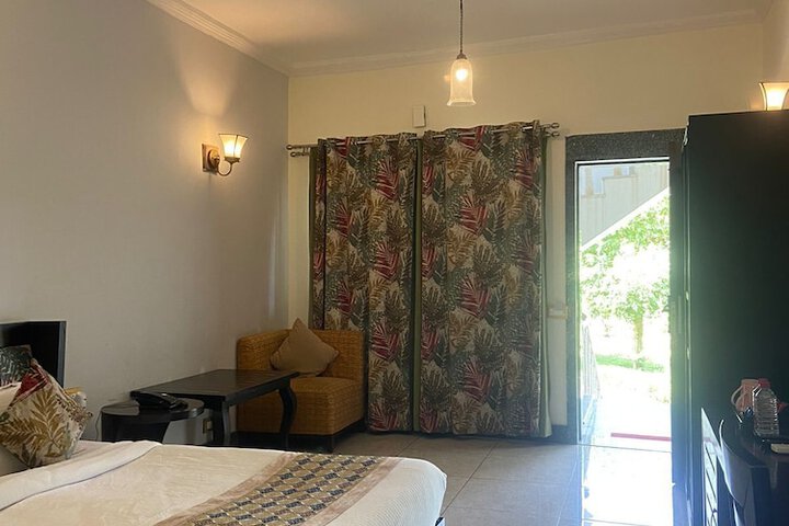 Room 9 of 32