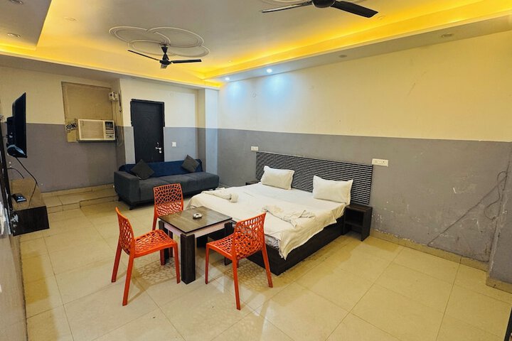 Room 20 of 39