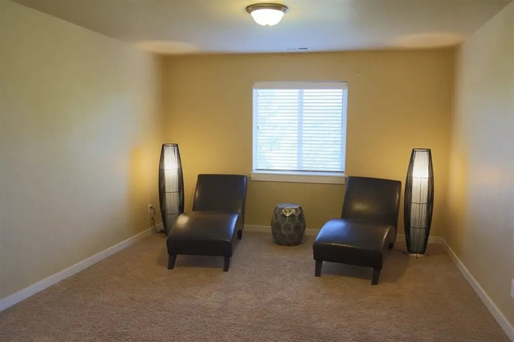 Room 9 of 14