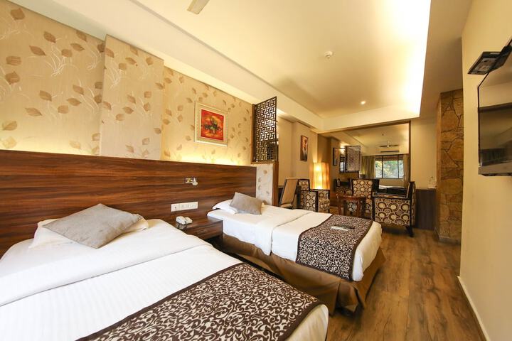 Room 15 of 90