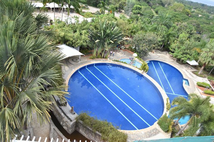 Pool 40 of 91