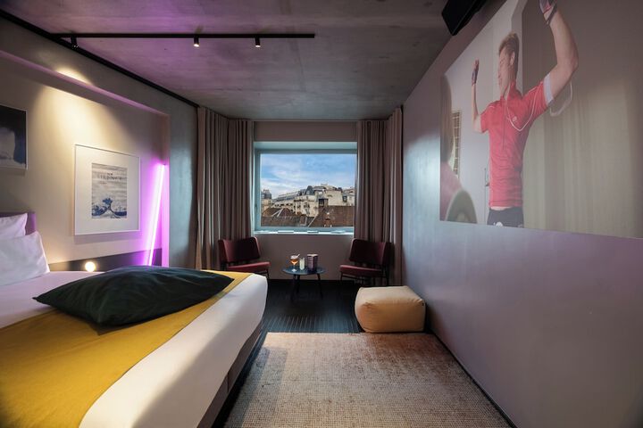 Room 12 of 46