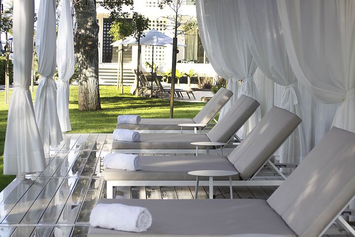 Pools & Facilities