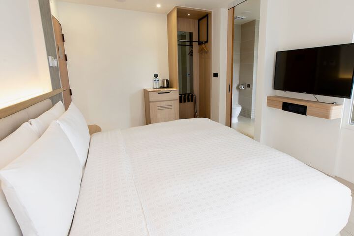 Room 6 of 31