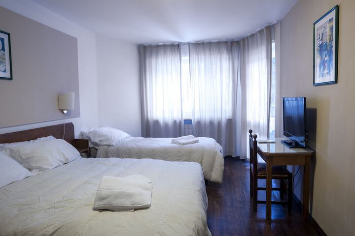 Room 8 of 107
