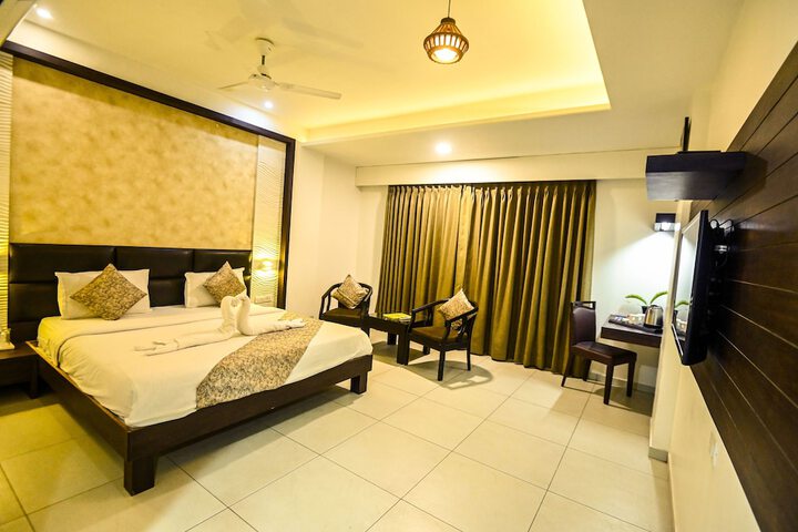 Room 14 of 36