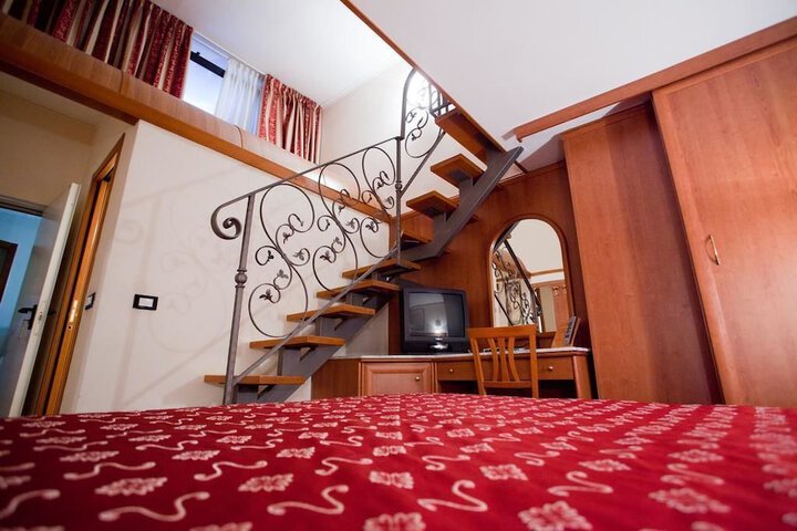 Room 20 of 27