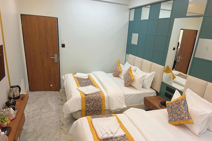 Room 4 of 28