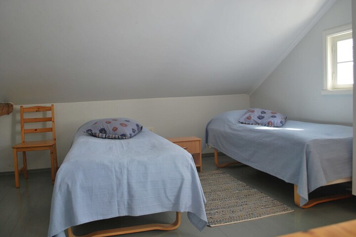 Room 15 of 46