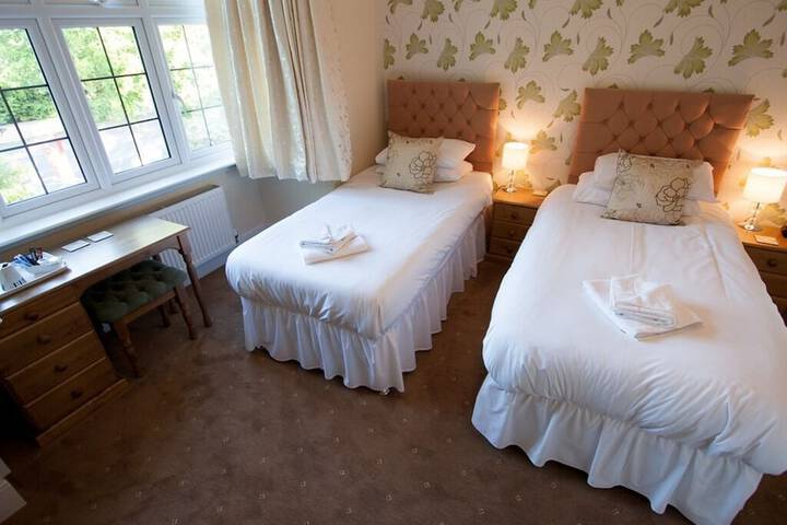 Room 4 of 65