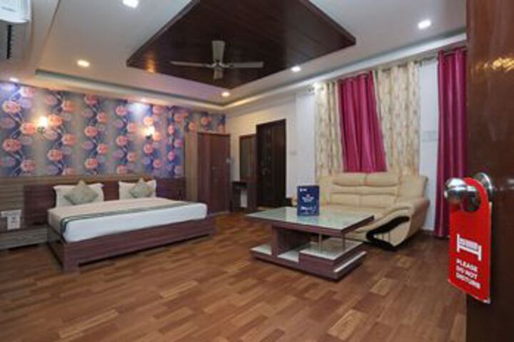 Room 12 of 21