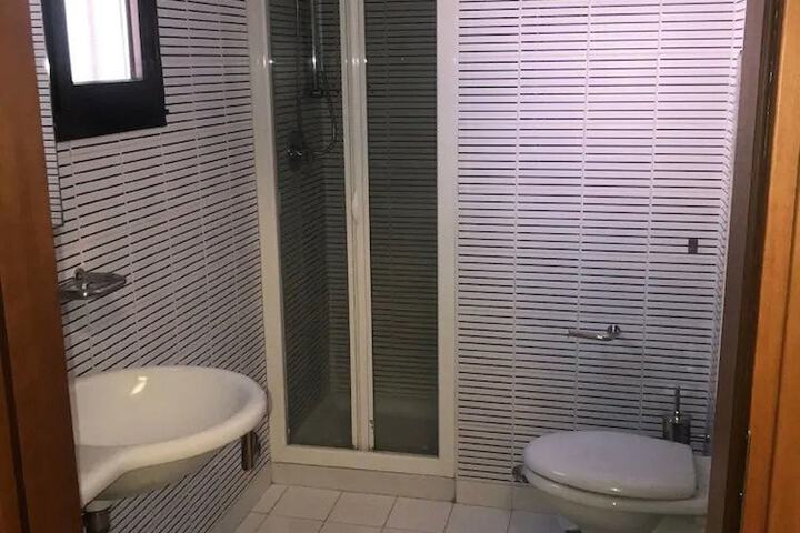 Room 9 of 17