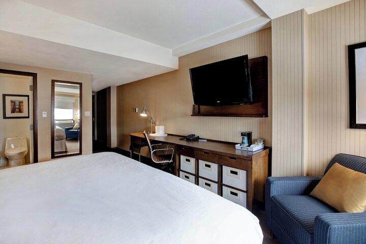 Room 17 of 95