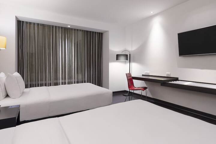 Room 14 of 115
