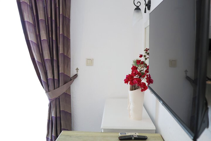 Room 5 of 19