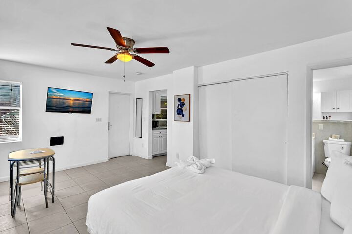 Studio Suite (2 of 6)