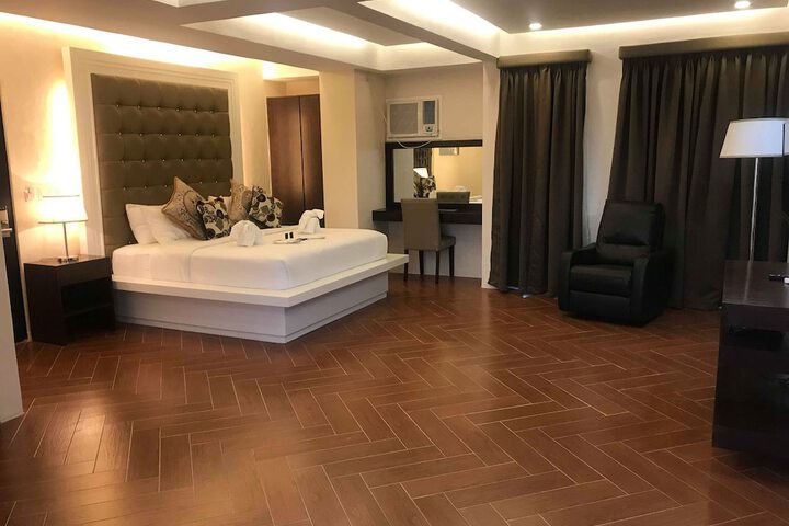 Room 25 of 63
