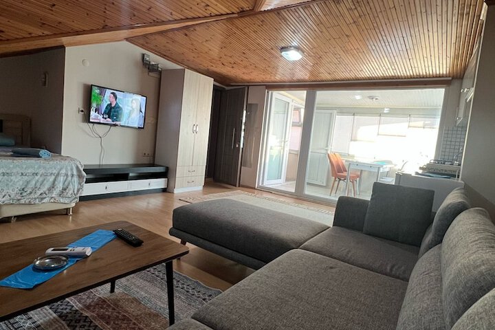 Room 10 of 29