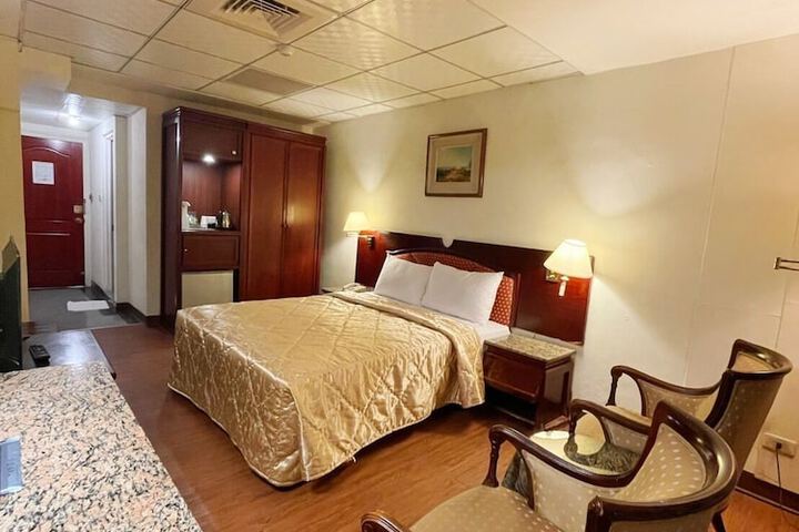 Room 43 of 71