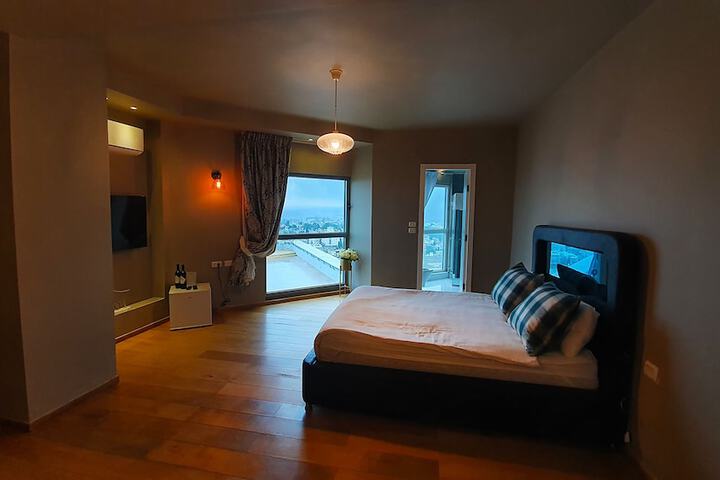 Room 20 of 49
