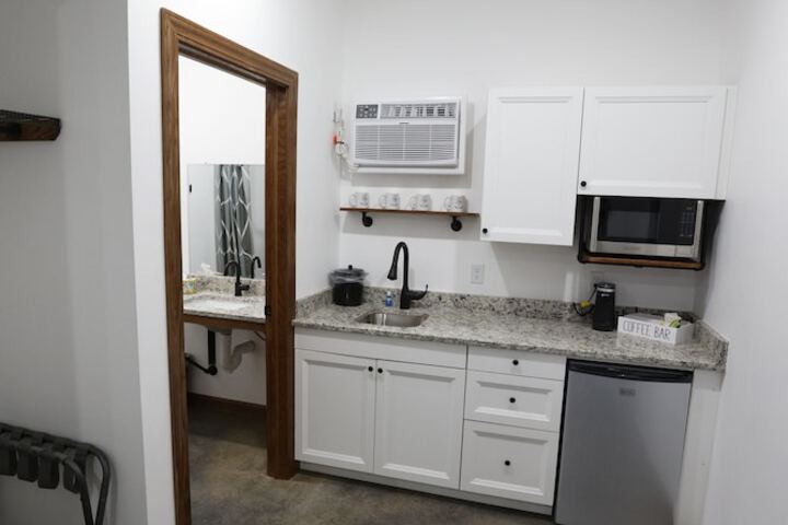 Room 4 of 17