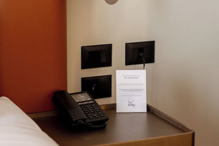 Room 47 of 176