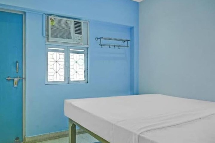 Room 8 of 31