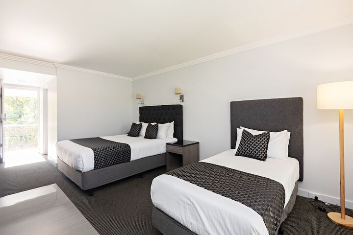 Room 4 of 60