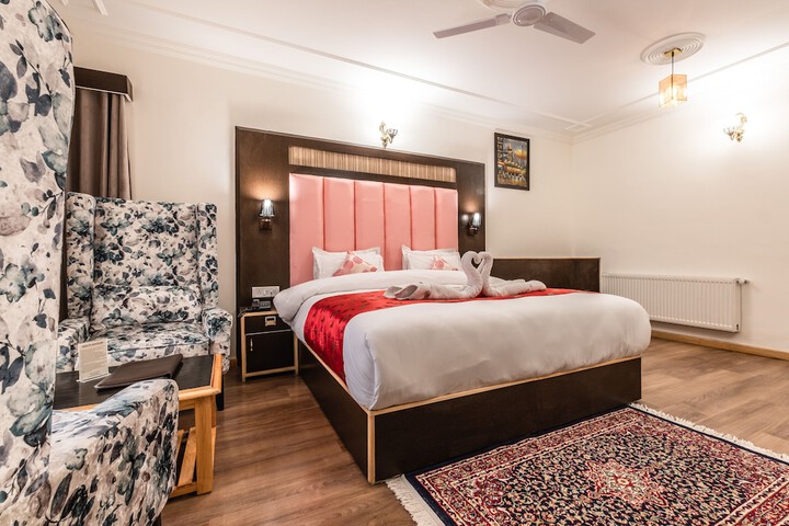 Room 9 of 27
