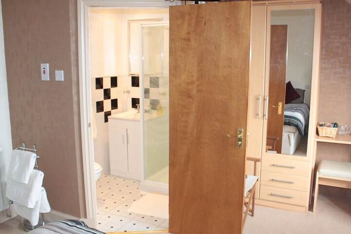 Room 8 of 15