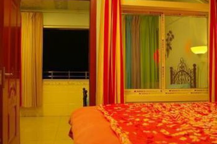 Room 16 of 201