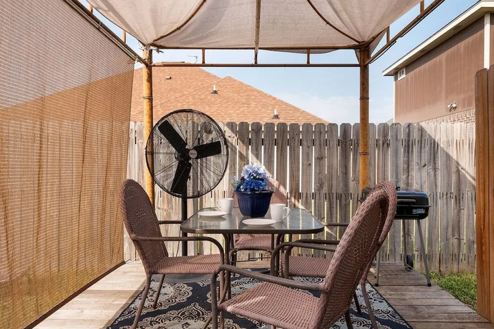 Terrace/Patio 7 of 22