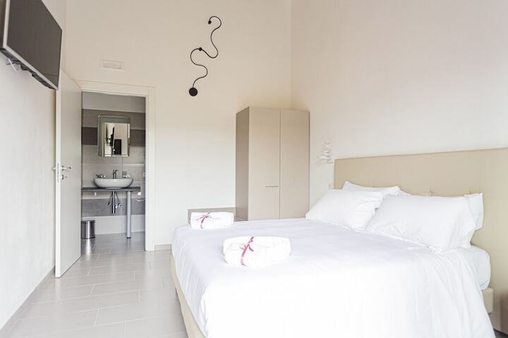 Room 2 of 31