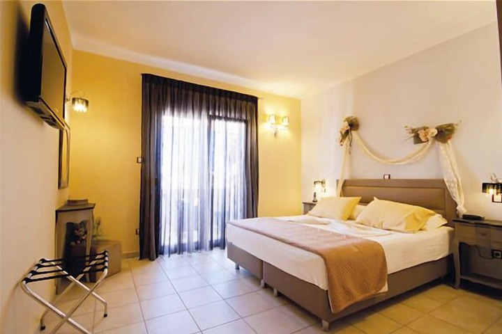 Room 3 of 35
