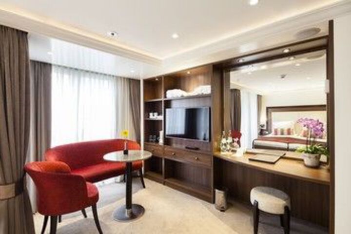 Room 49 of 80