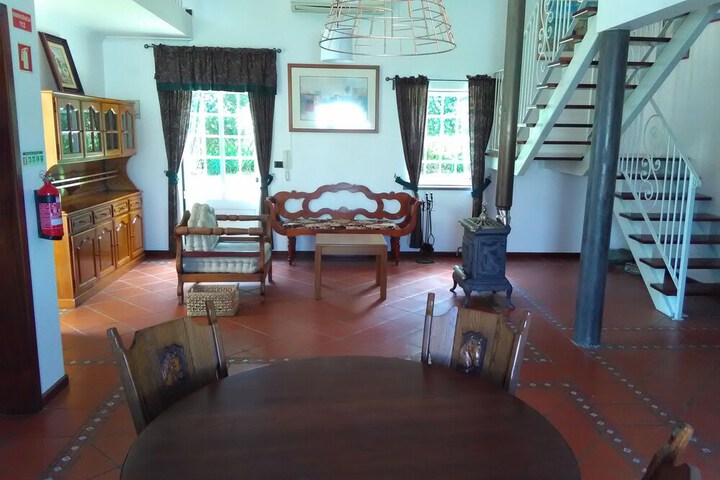 Room 21 of 77