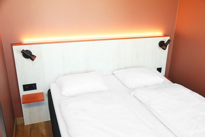 Room 30 of 50