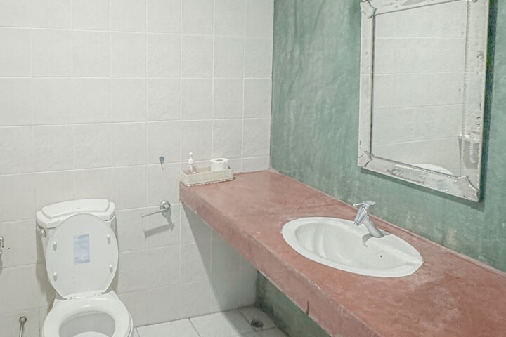 Room 44 of 74