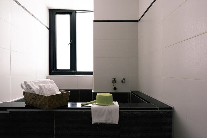 Room 35 of 60