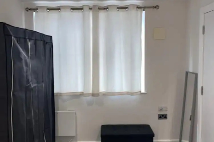 Room 10 of 19