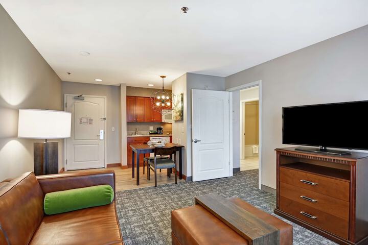 Room 27 of 60