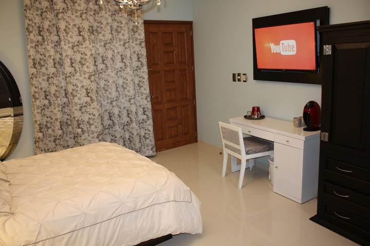 Room 15 of 80