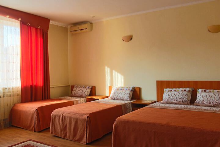 Room 3 of 37