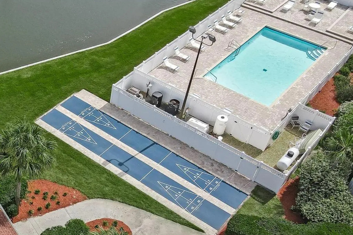 Pool 10 of 19