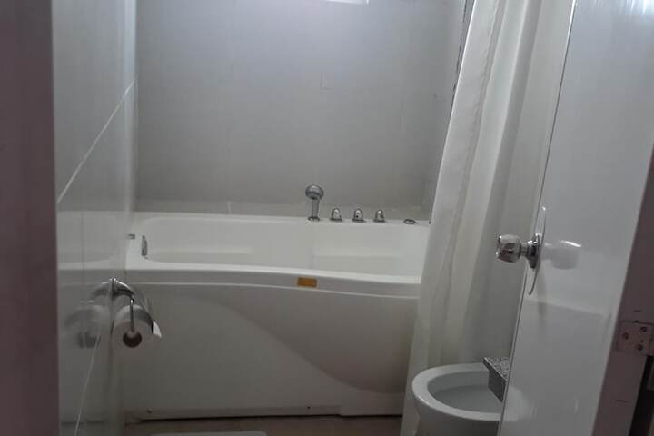 Room 13 of 21