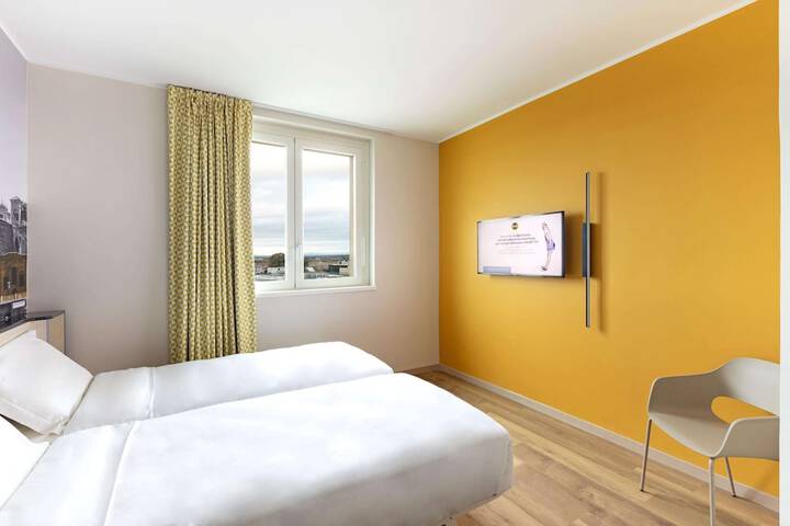 Room 28 of 53