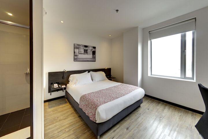 Room 7 of 74