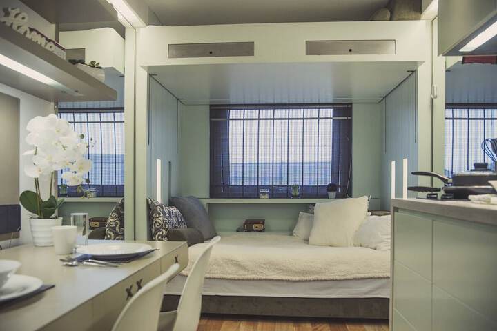Room 4 of 6