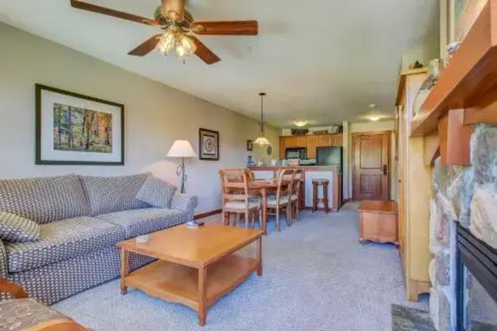 Image of Eagle Springs East 402: Buffaloberry Suite